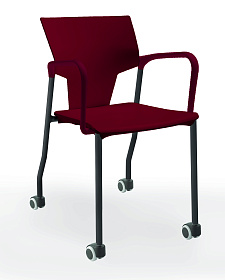 Стул на 4 ногах и колесах с подлокотниками