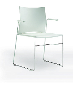 Стул на полозьях с подлокотниками