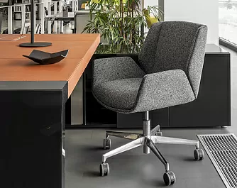 Кресло Овертайм арт. D80 низкая спинка, крестовина на колесах, спинка обитая