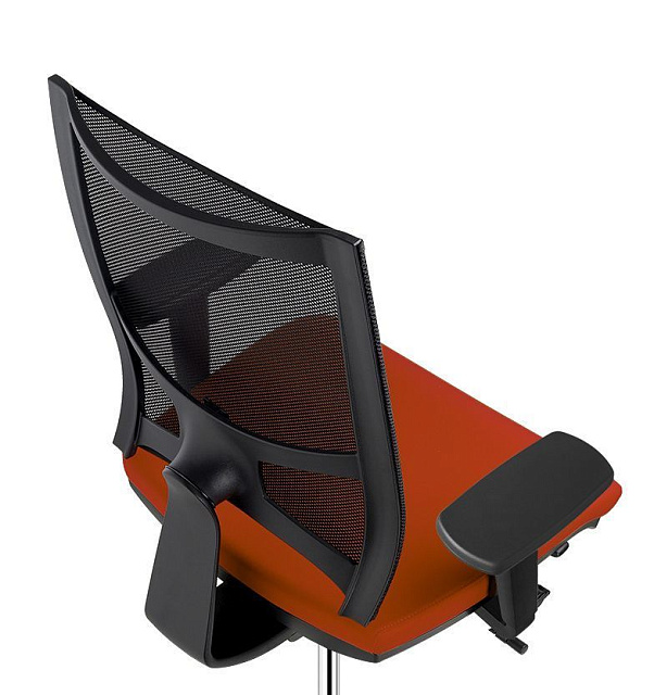 Кресло Team Strike с базой из нейлона с усиленным стальным конусом